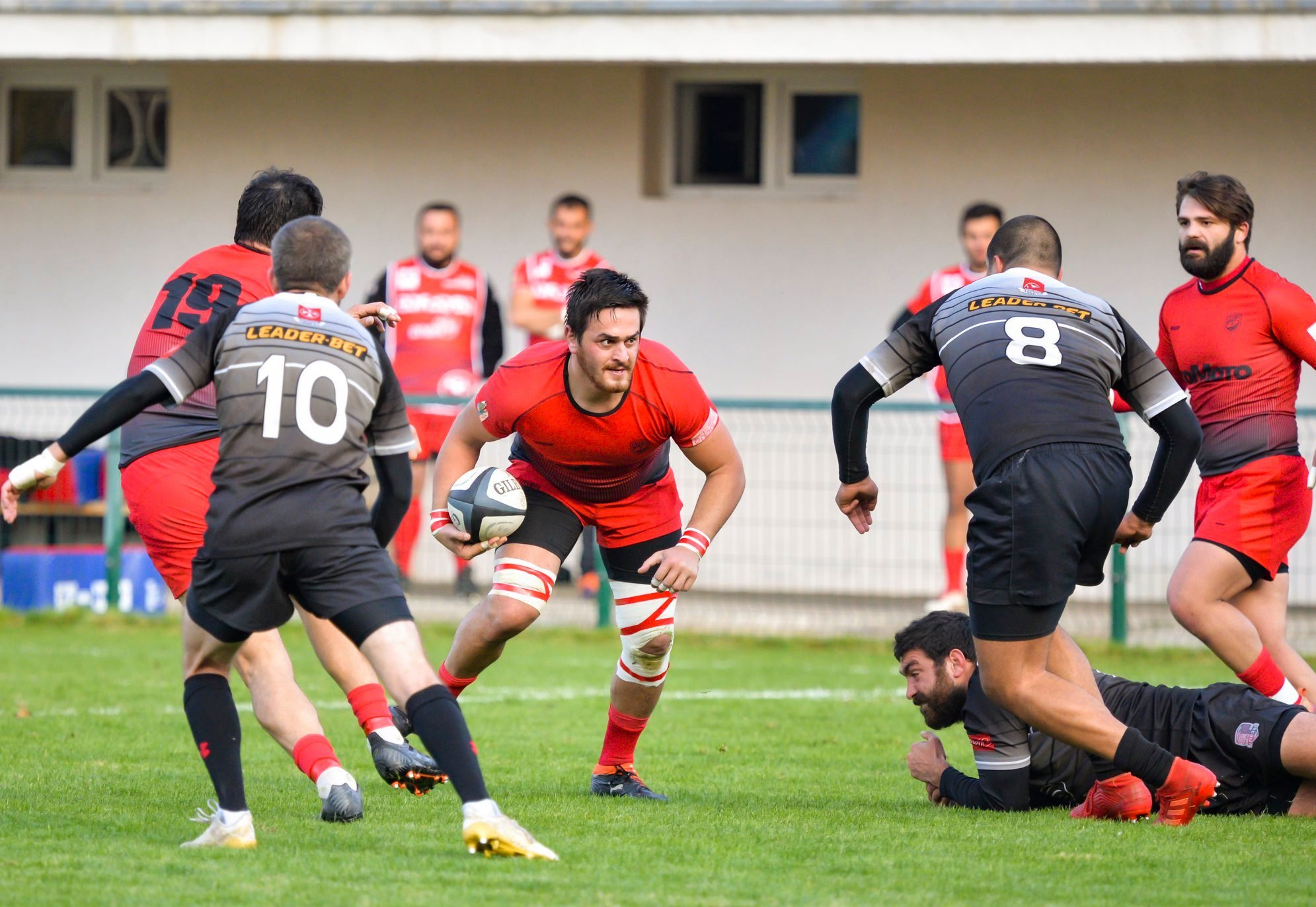 დიდი 10: ყოჩები არესს დაუზავდა