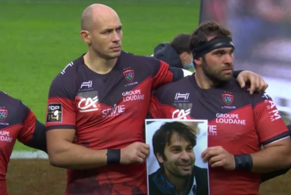 ტულონი -  პოს მატჩის დაწყებამდე მორაგბეებმა და მსაჯებმა კრისტოფ დომინისის ხსოვნას პატივი მიაგეს (VIDEO)